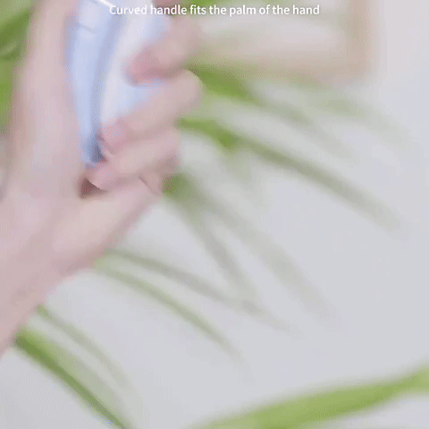 ClipBright™ – Precision Pet Nail Cutter